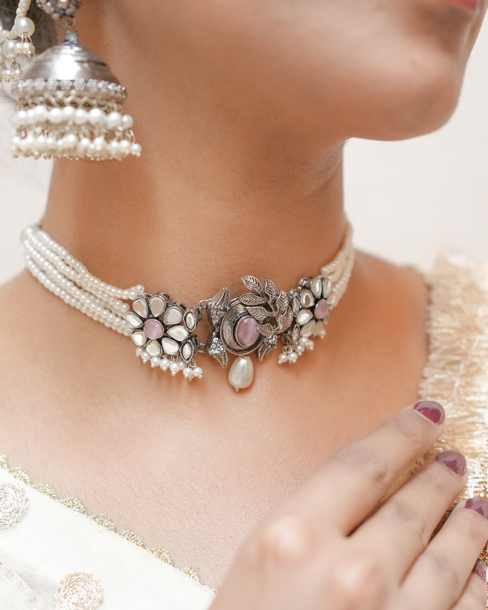 Komal Pearl Necklace
