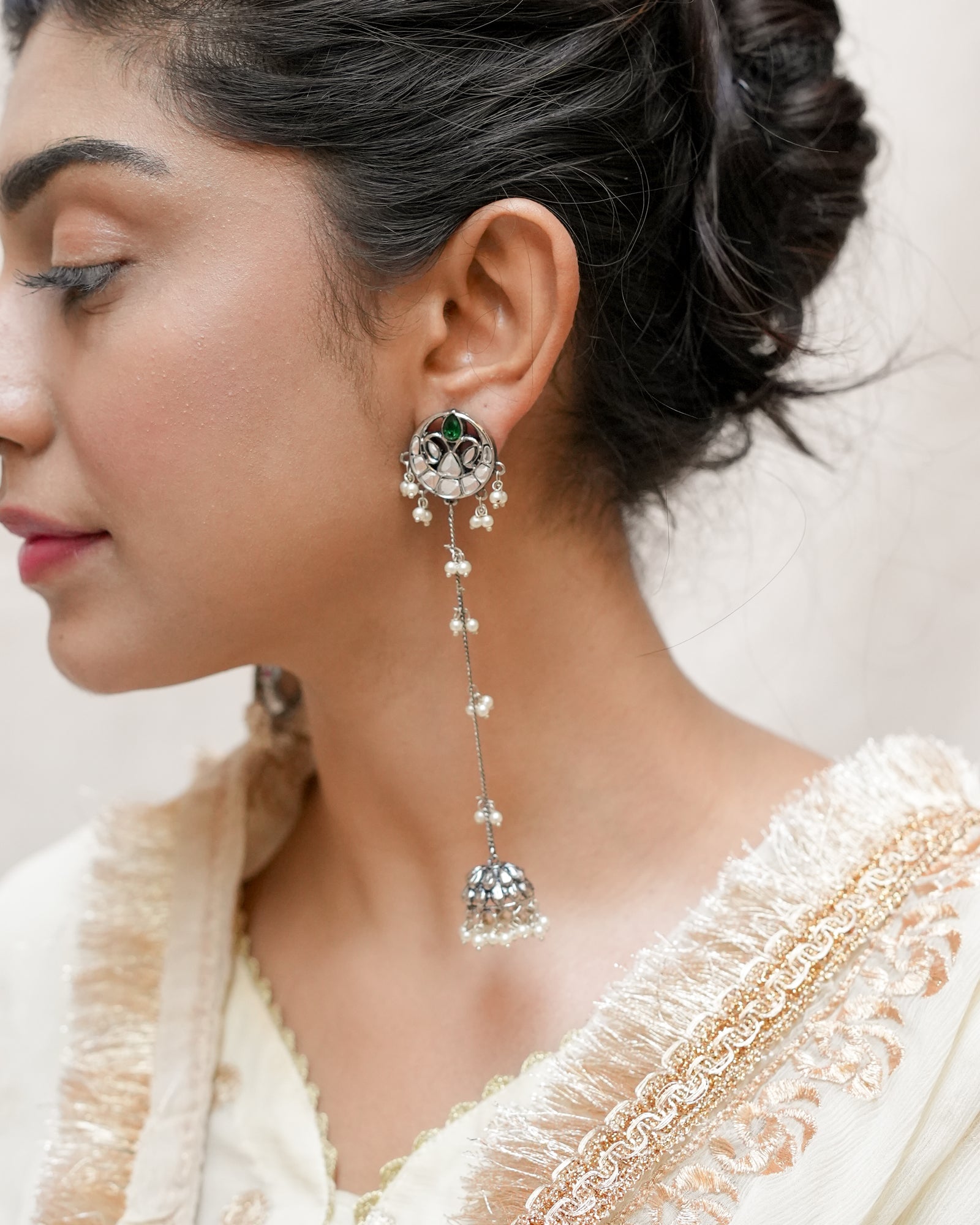 Noor Dangling Jhumki