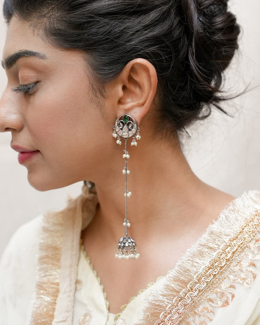 Noor Dangling Jhumki